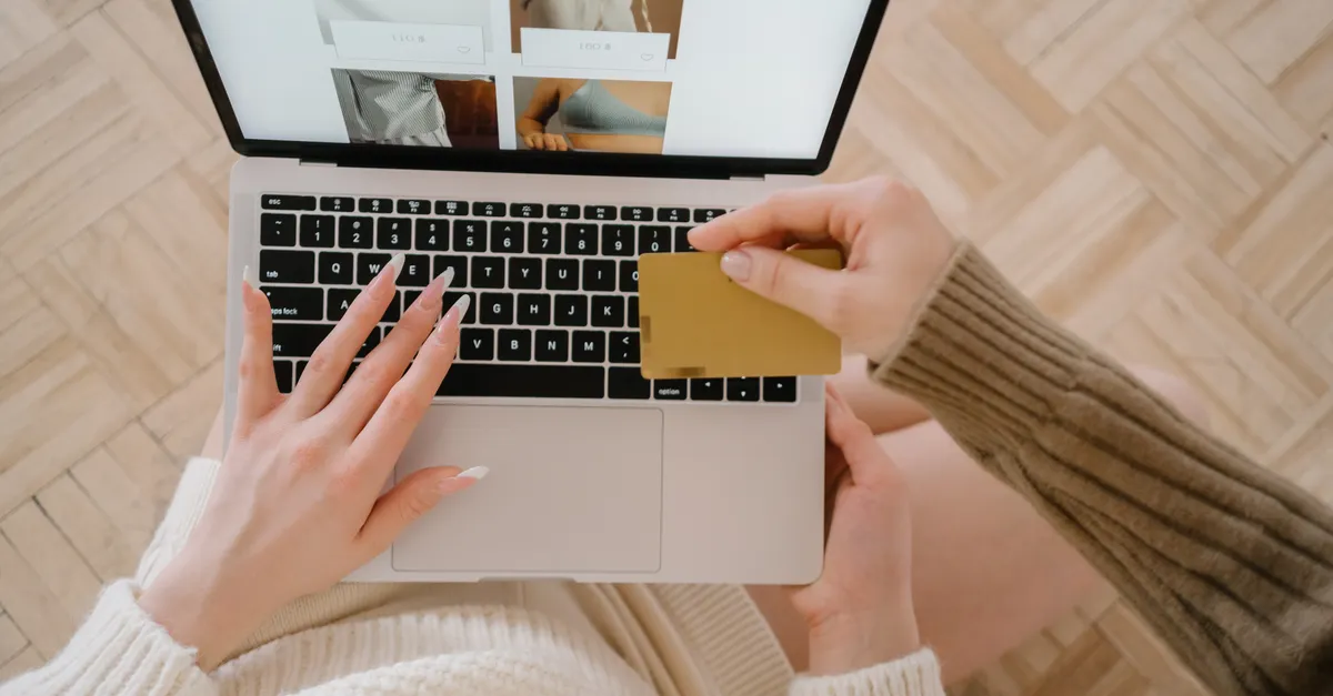 Enhancing E-Commerce with Chatbots: A Comprehensive Guide